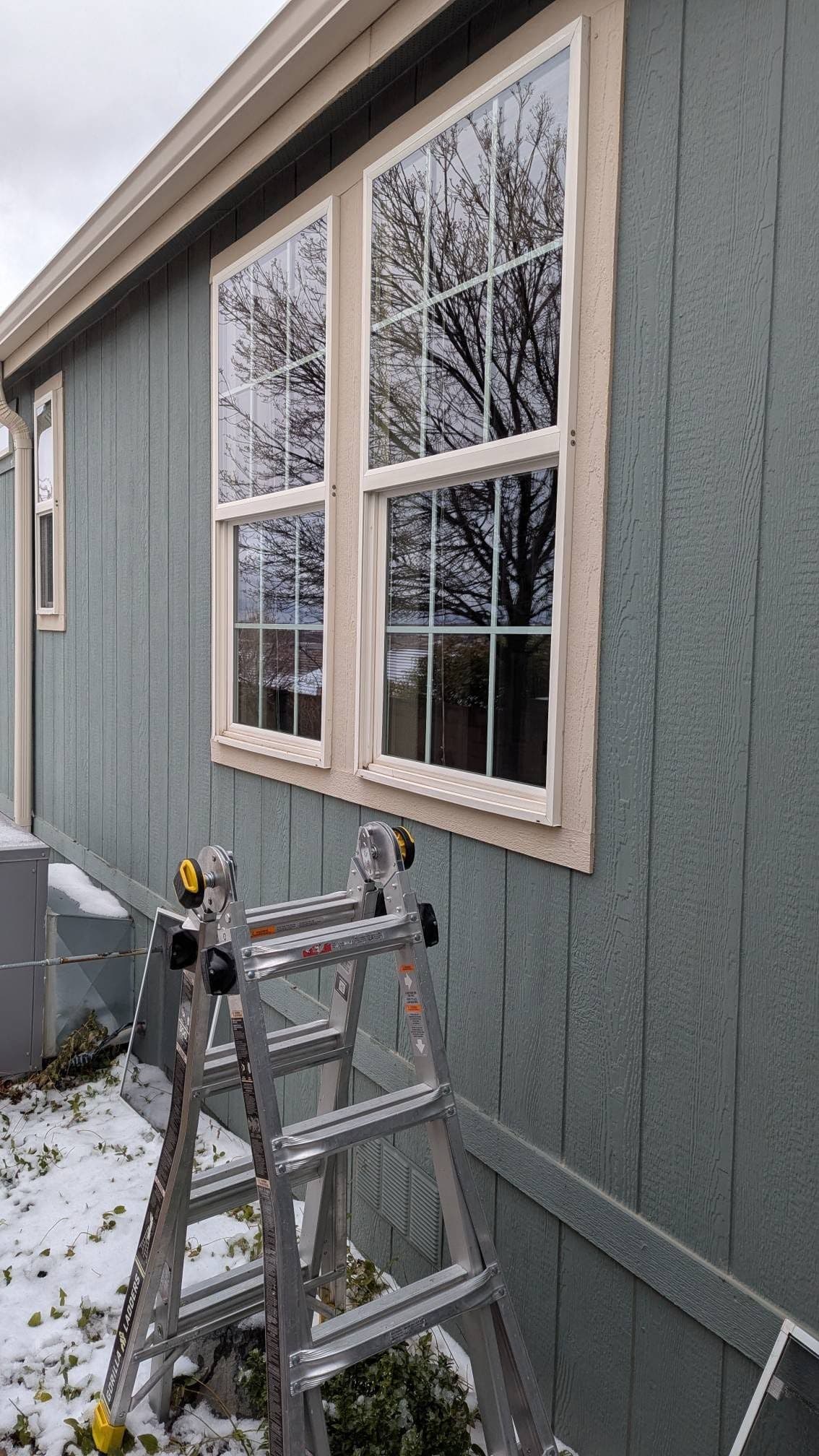 Project Window Cleaning in Snowy Conditions image
