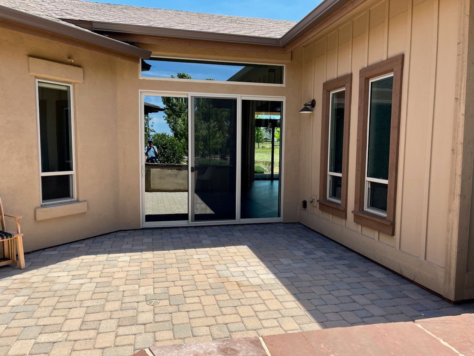 Williamson Valley Home Windows Sparkling Bright image