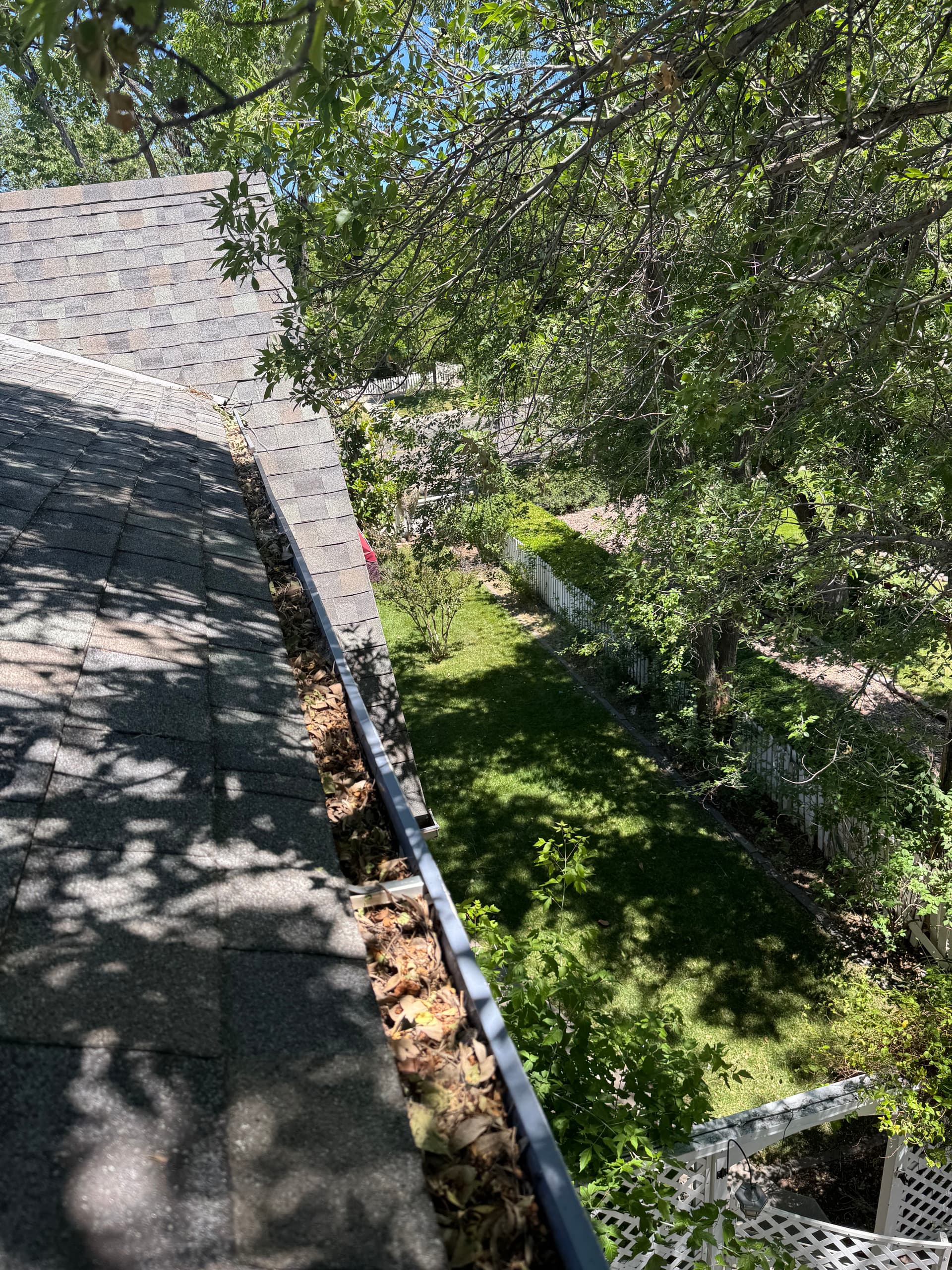 Gallery photos for Clogged Gutters Are a Storm Waiting to Happen: Image #1
